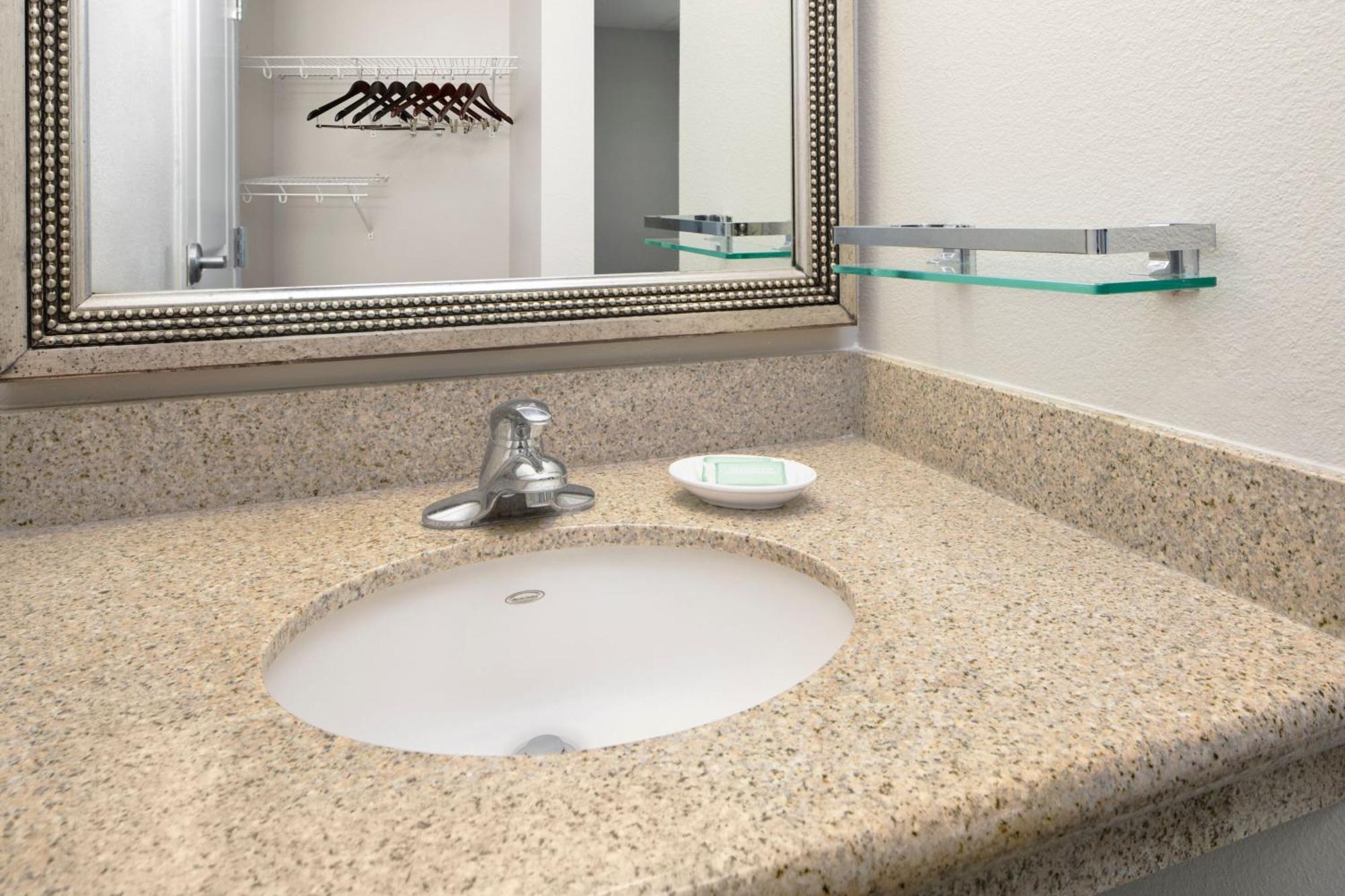 Residence Inn Newport News Airport Экстерьер фото
