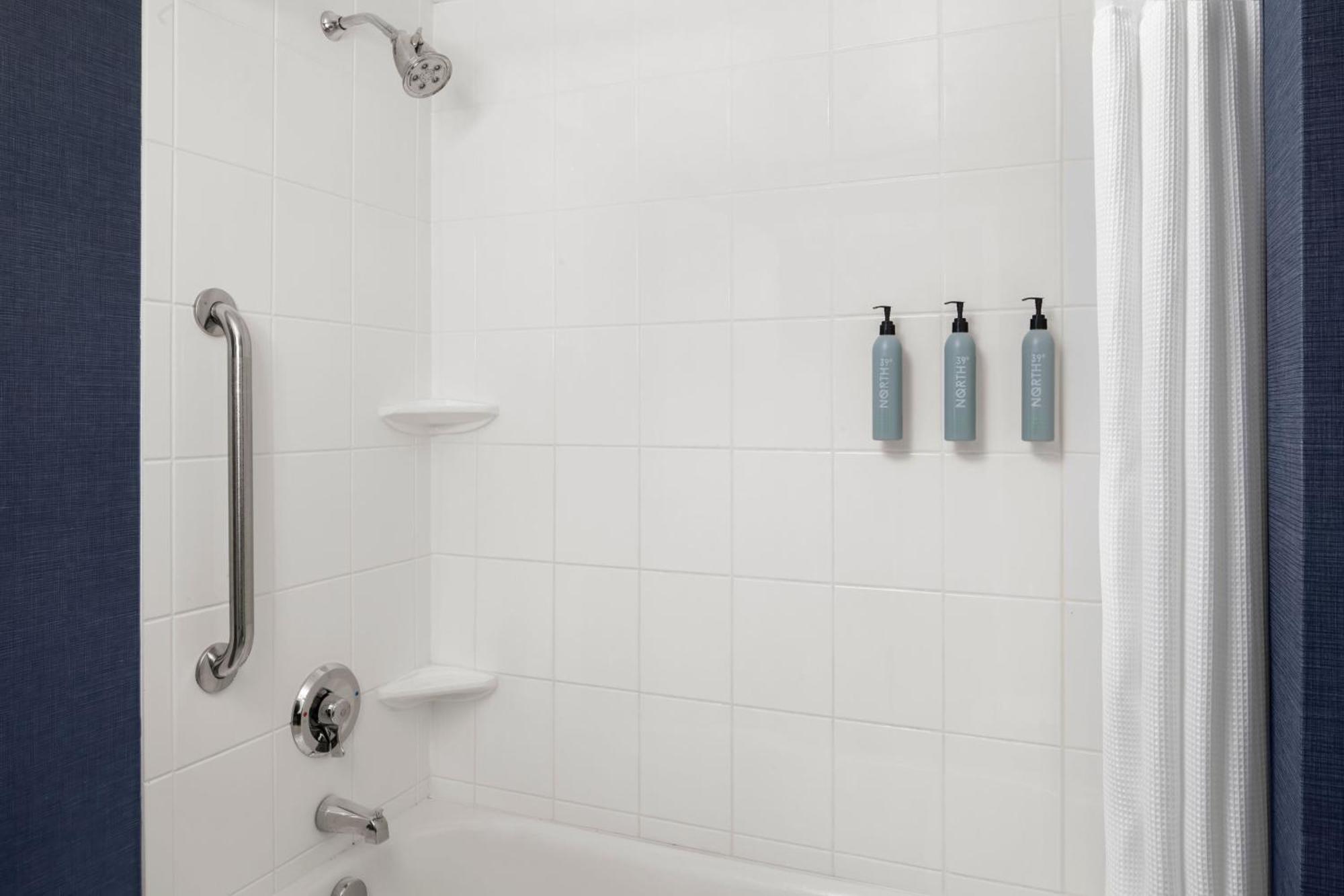 Residence Inn Newport News Airport Экстерьер фото